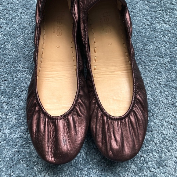 Raspberry Truffle Tieks size 8 - Picture 3 of 8